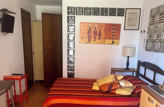 Studio dans le centre de Rio Marina dans le logement de 10 mètres caractéristiques de la mer