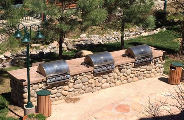 ¡Este condominio tiene todas las vistas de Ruidoso!
