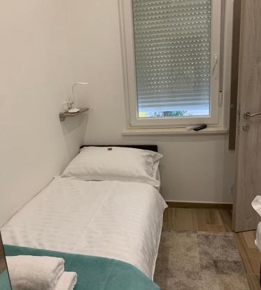 Rirooms