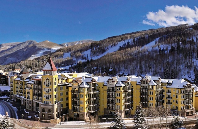 Ritz Carlton Vail- 2 BR + Den - Sleeps 8, shuttle 1300" to lift