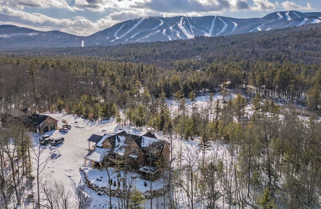 Sunday River Ski-Golf, 2miles, Hot tub/sauna/2 fireplaces/firepit/ riverside