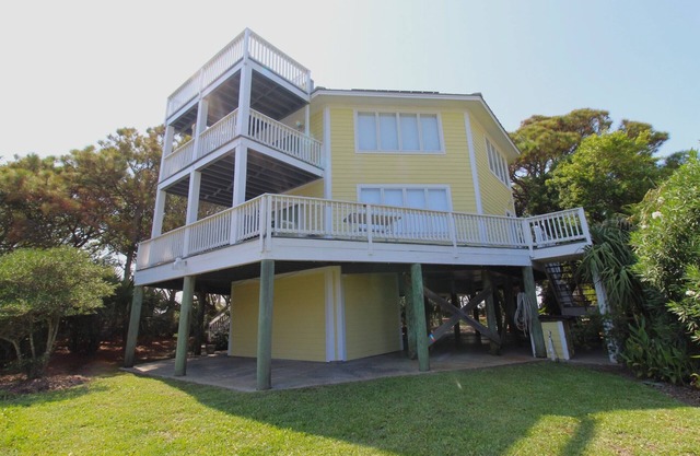 River and Ocean Views Expansive Interior 1505 Forrest Ave