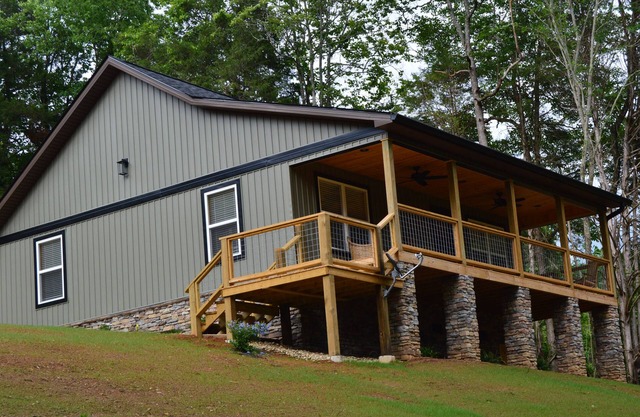 RIVER CABIN - FISHING. KAYAKING. FIRE PIT. OUTDOOR SHOWER
