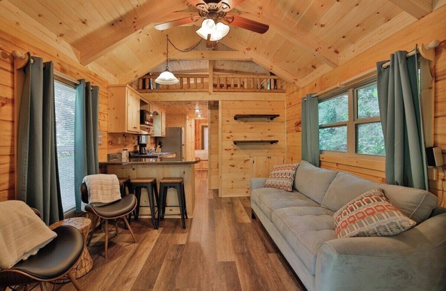 River Cabin - Côté du belvédère, niché dans la nature, près du centre-ville