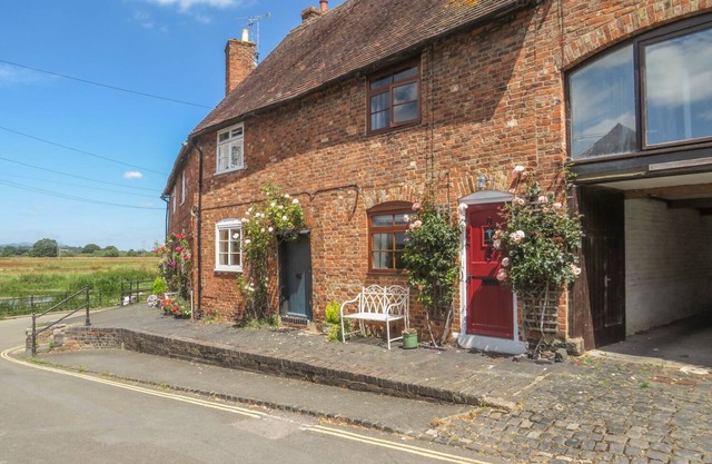 RIVER COTTAGE, Animaux acceptés, avec un jardin à Tewkesbury, Ref 988216