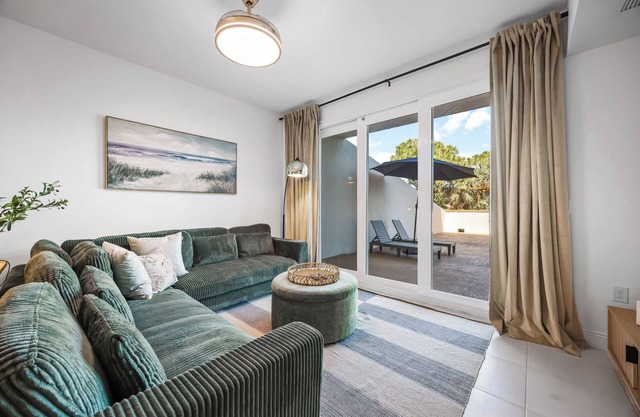 RIVER FLY IN: Luxury Condo 2BR w/ Huge Balcony