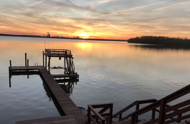 River-front estate, beautifully updated. Located on the historic James River.