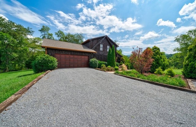 River Gem on the river with a private location