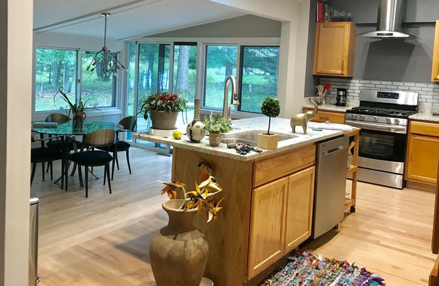 River House- kayaks, bike trails,
