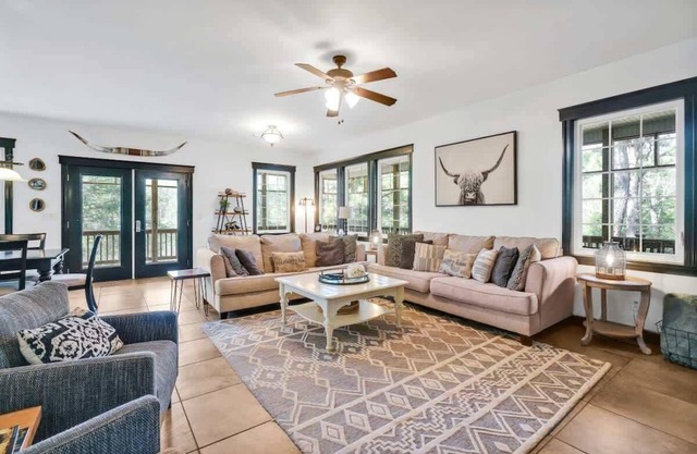 River Road Retreat - Heated Private Pool, Pond, Fi
