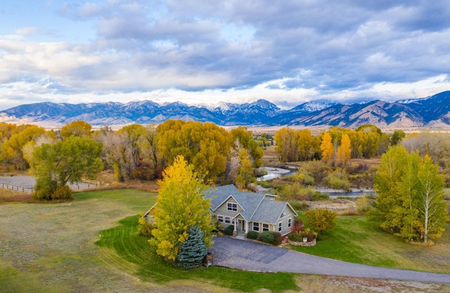 River's Bend Retreat - Grande maison confortable sur la rivière East Gallatin