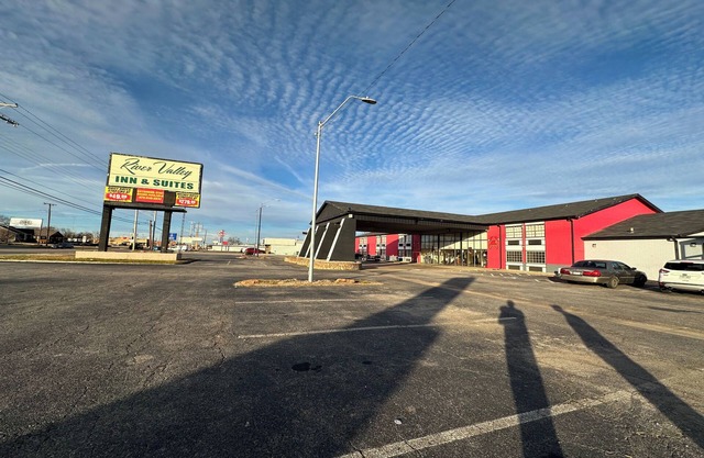 River Valley Inn and Suites By Belvilla