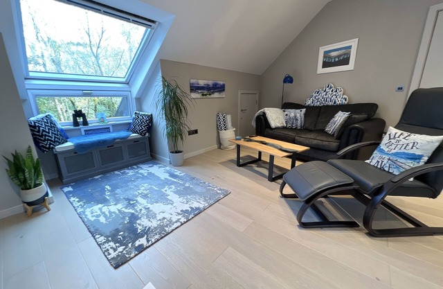 River Vista Retreat: ⭐️⭐️ ~NEW~ Luxury Apart. with Views, Parking & Bike storage⭐️⭐️