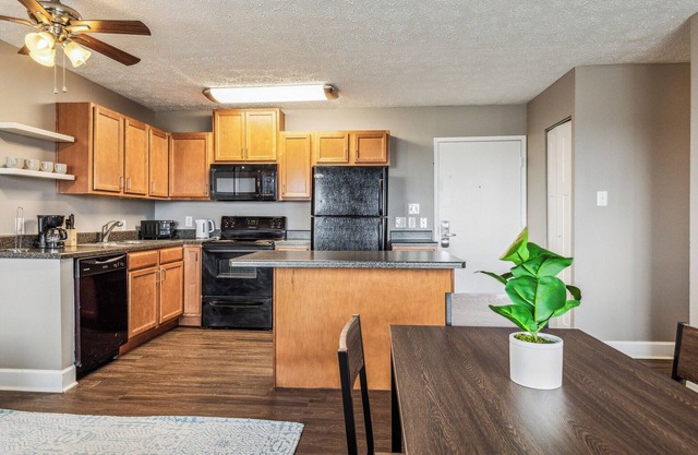 River West 1006 I Corporate 2Bd Apt I Parking