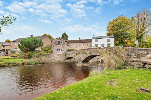 Riverbank Cottage