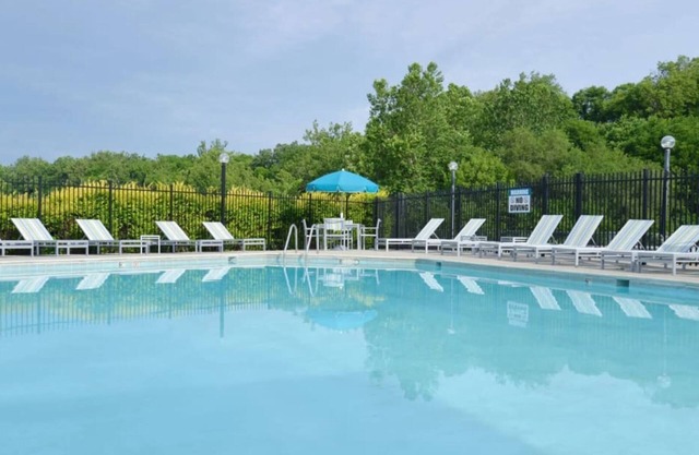 Riverbend 1BD 1 - One Bedroom Apartment, Sleeps 2