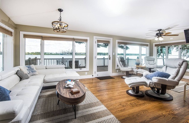 Riverfront 3BR w/ 2 Kings, Hot Tub & EV Charger