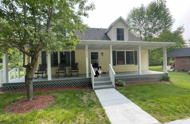 Riverfront Blissful Cottage