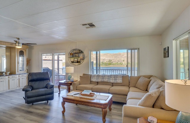 Riverfront Bullhead City House w/ Balcony!