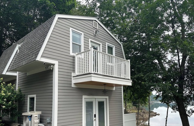Riverfront Cabin in Hampden