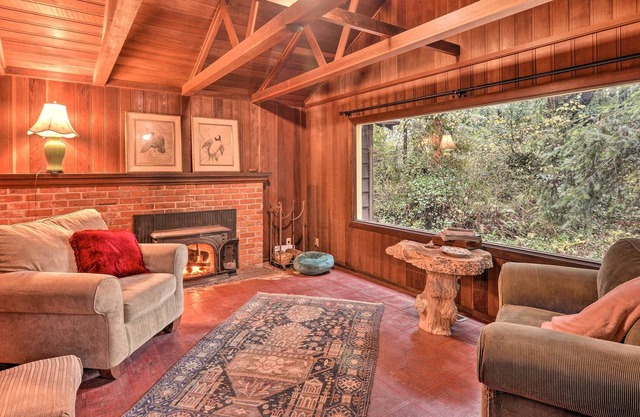 NEW! Peaceful Carlotta Cabin Near Hiking Trails!