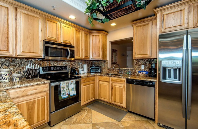 LUXURY RIVERFRONT (CRC 1G) LAUGHLIN CASINO VIEWS, 3BD/2BA