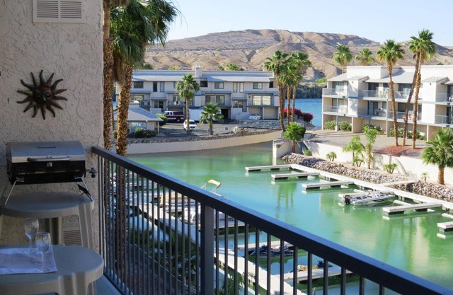 Condo Riverfront! - Port de plaisance / bateaux glisse / piscine / spa / quai fluvial - 2Bed 2Bath