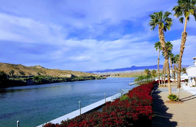 Riverfront Condo With Resort Like Commodités