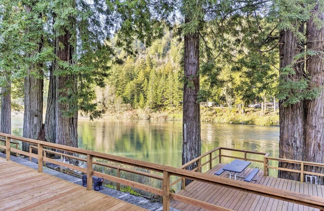NOUVEAU! Crescent City Home w / Deck - 15 minutes de la plage