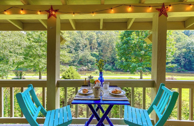Riverfront Home w/ Fire Pit + Deck in Lansing