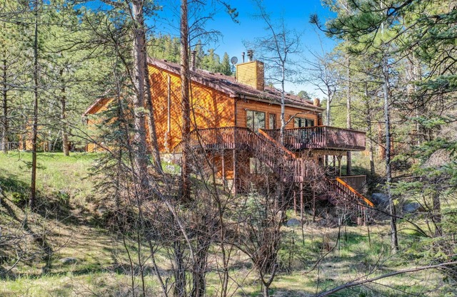 4000 SQ FT à la maison avec façade et rivière PRIME River - à pied de RMNP et YMCA