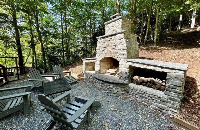 Log Cabin RIVERFRONT haut de gamme, bain à remous, Animaux acceptés, TV à écran plat. WIFI, jeu de palets, Animaux admis, Chenil pour animaux de compagnie