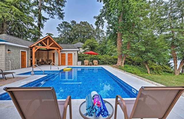 Riverfront Paradise w/ Hot Tub & Pool in Kinsale!