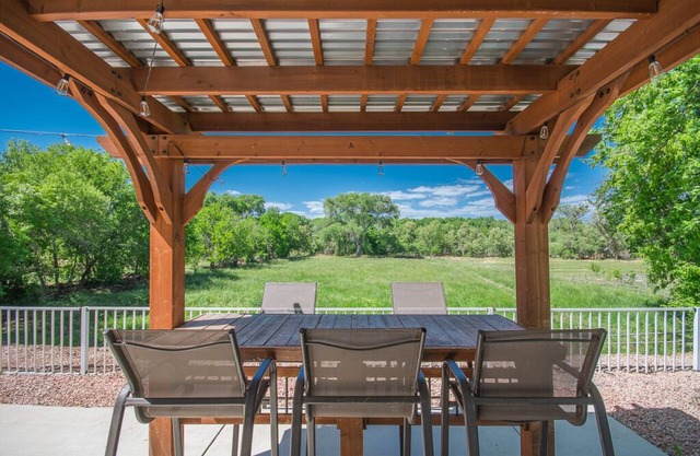 Riverfront Ranch, Near Wine Tasting & Sedona