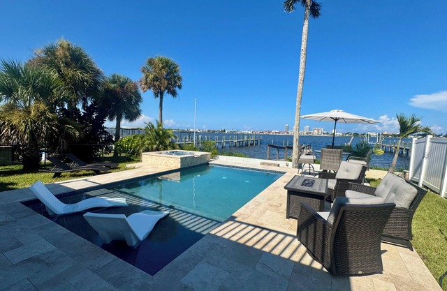 Riverfront Retreat - Minutes from Beach, Speedway, Ocean Center & Pictonia!