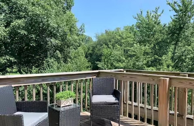 Riverfront/RW Waterpark/Kayak & Canoe/Fishing/Free WIFI/ Comfy beds