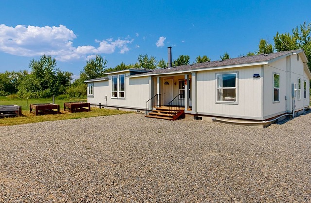 Riverhouse | Dog-Friendly House in Salmon