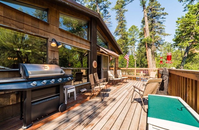 RiverRidge Getaway: 3 chambres, 3 salles de bain Upper Canyon Cabin sur la rivière!