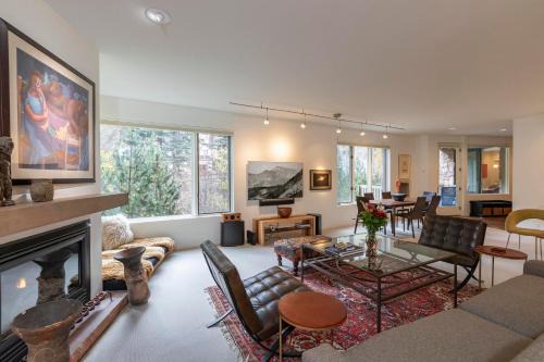 Rivers Edge Retreat by Exceptional Stays