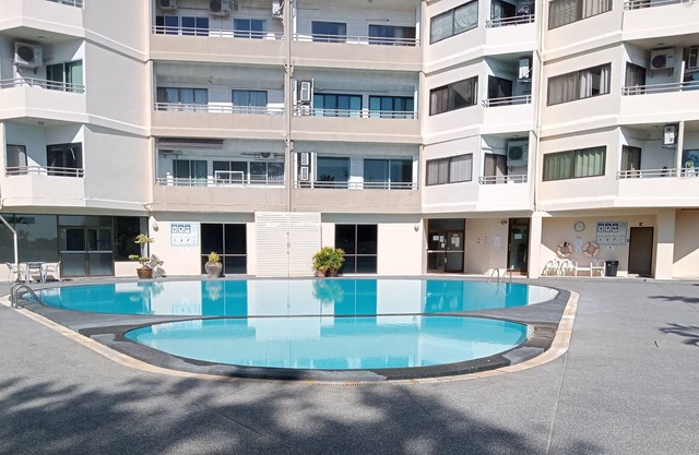 Riverside Apartment in Chiang Mai
