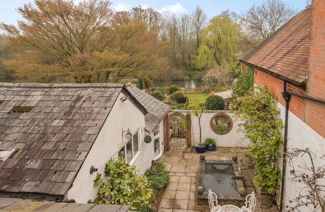 RIVERSIDE HOUSE, les animaux de compagnie à Fordingbridge, Réf 1004231