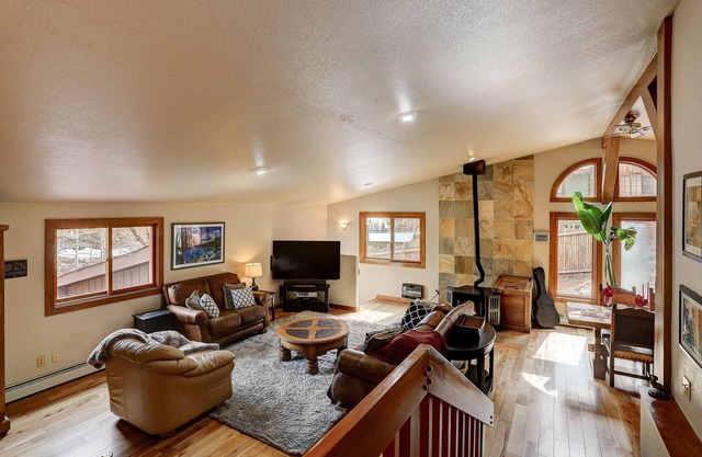 Riverside Lodge - Relaxation in a Historic Setting