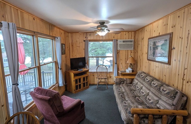 Riverside Point Resort #7 | 2 Bed, 1 Bath