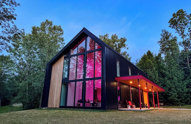 Riverside Retreat: Where Nature & Luxury Meet
