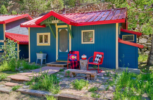 Riverside Studio | Antique Stove + Mountain View