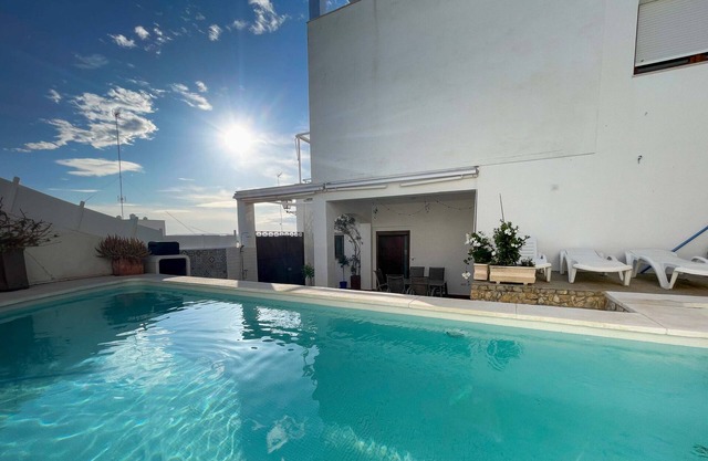 STE003 Riverview Maison 4 chambres, avec piscine privée