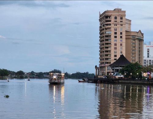 Riverview Home @Waterfront KCH