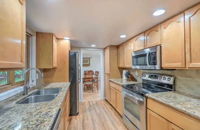 RM6: Cozy 3-bedroom house in welcoming Redmond with WiFi, AC