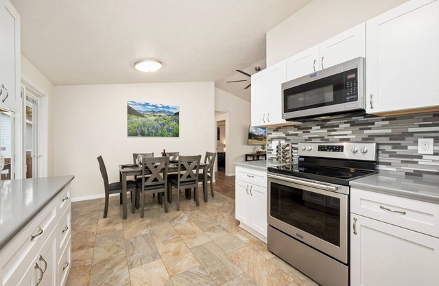 RMNP Retreat - Group-Friendly Home near Estes Park