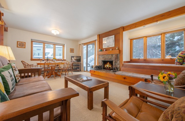 RMR: Condo classique Aspens + activités gratuites!